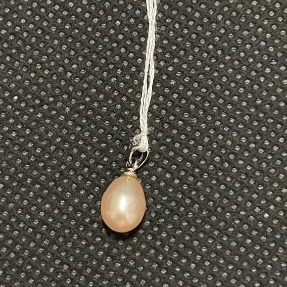 NWT Pearl Pendant - Picture 1 of 5